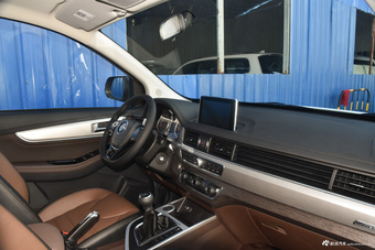 2018款风行SX6 1.6L手动豪华型