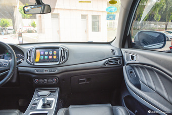 2018款瑞虎7 1.5T自动豪华版