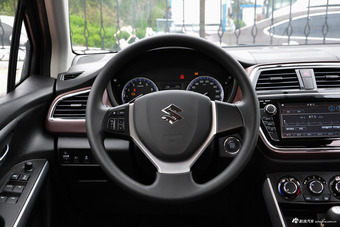 2017款骁途1.6L手动两驱都市时尚型 