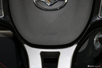 2017款黄海N3 2.5T手动四驱运动版JE4D25C