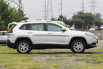 2016款自由光2.4L自动专业版+智能包