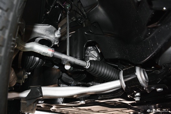 2017款揽胜极光2.0T自动绚黑限量版