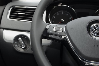 2017款速腾1.4T手动舒适型230TSI