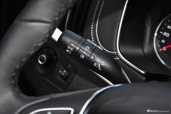 2016款荣威RX5 20T自动两驱旗舰版