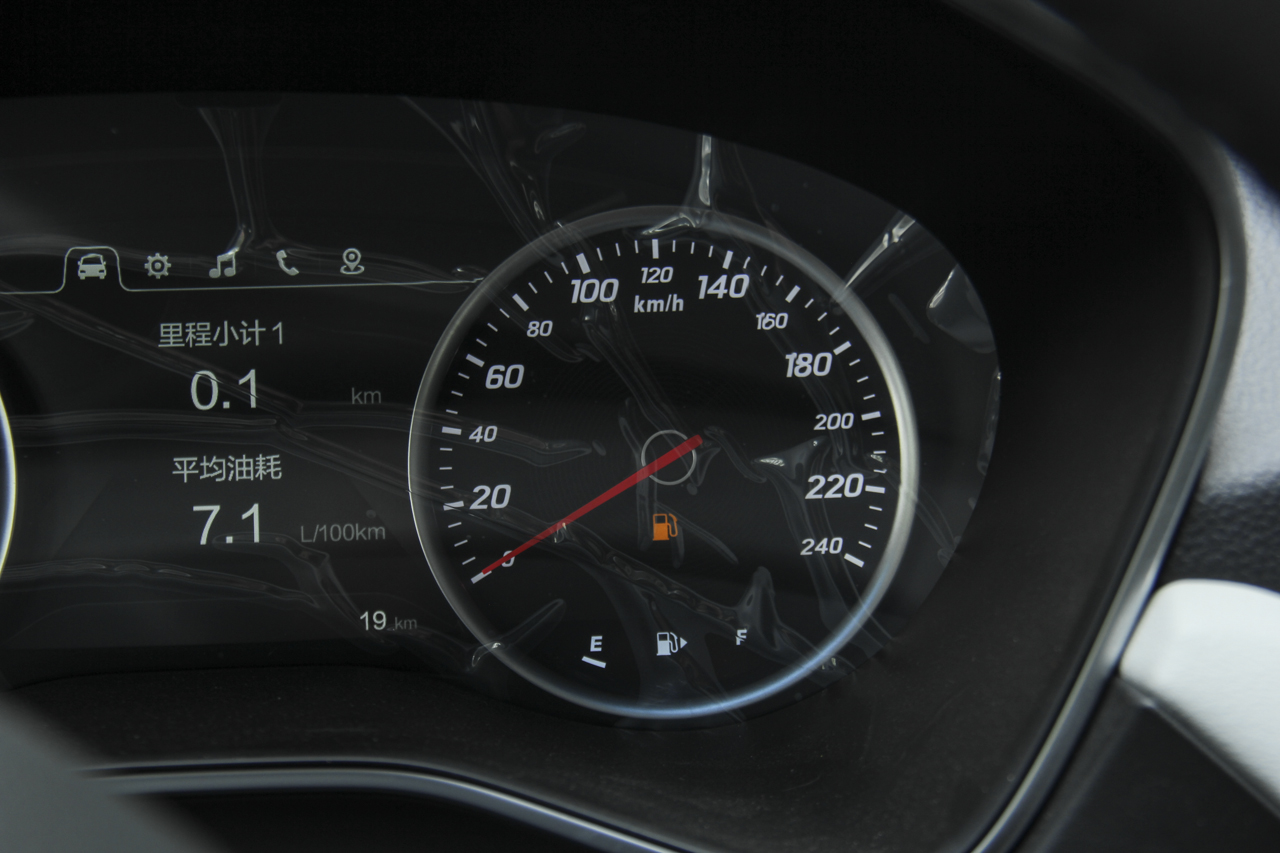 2018款宝骏530 1.5T手动尊贵型