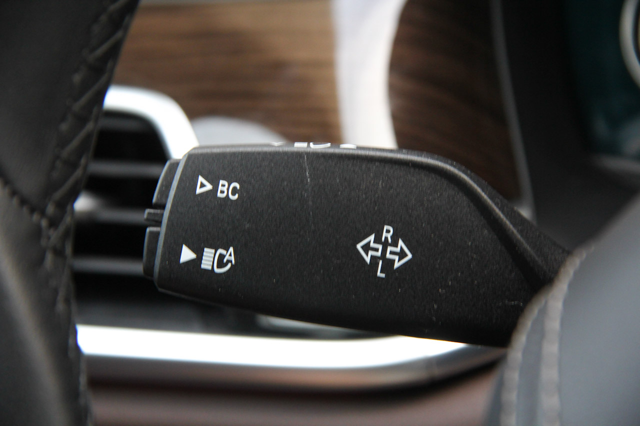 2017款宝马7系730Li 2.0T自动豪华型