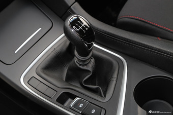 2017款宝骏560 1.5T 手动舒适型7座 