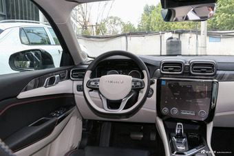 2018款领克02 1.5T自动两驱耀Pro版