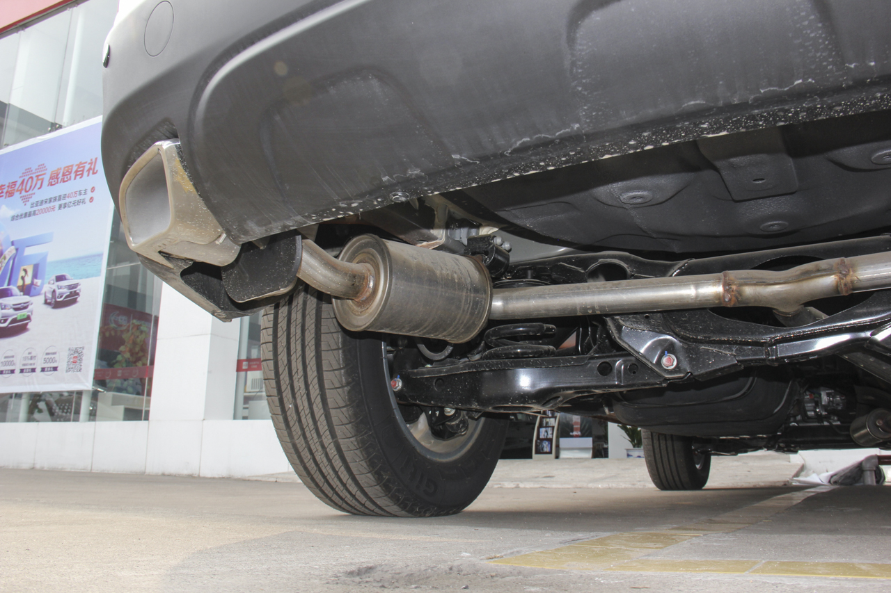 2018款比亚迪宋1.5TI手动智联进享型