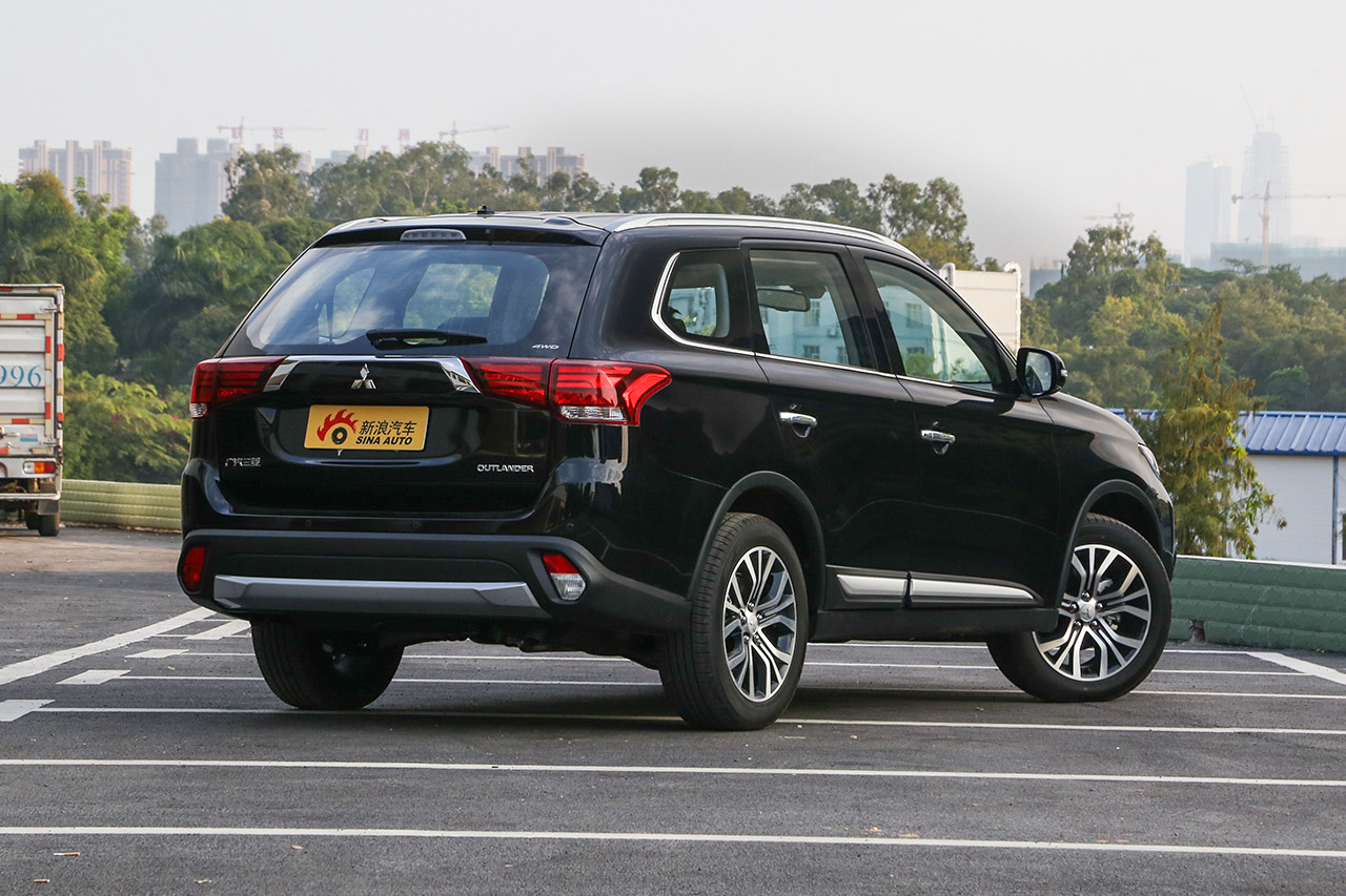 2016款欧蓝德2.4L自动四驱尊贵版7座