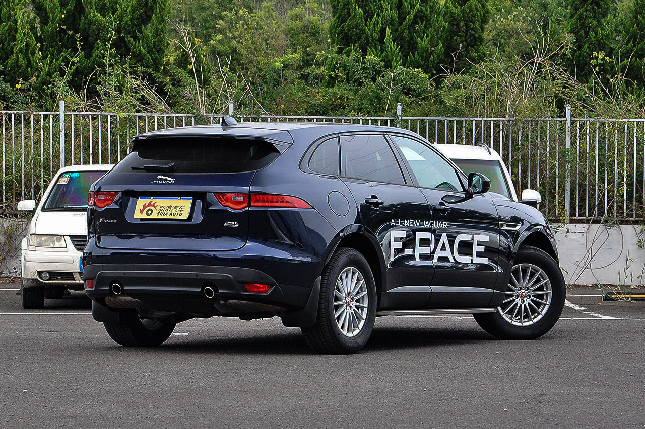 2018款捷豹F-PACE 2.0T自动四驱都市尊享版