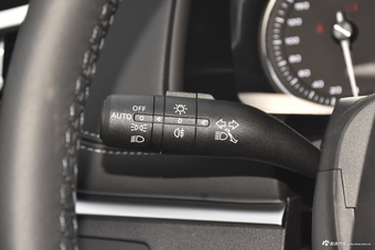 2018款荣威i6 1.5T自动互联网智尊版20T