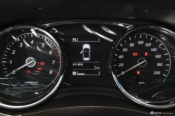 2016款宝骏730 1.5T手动舒适版 7座