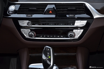 2019款宝马5系2.0T自动525Li 豪华套装