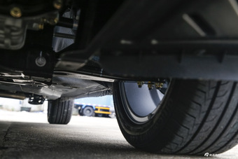 2016款艾瑞泽5 1.5L自动领锐版 俊逸白