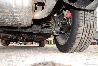 2016款中华V3 1.5T自动旗舰型 炫舞橙