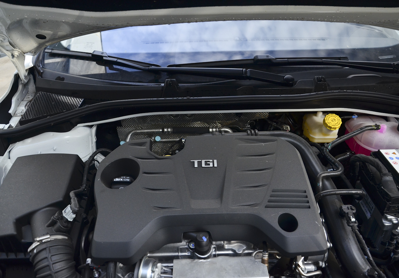 2017款荣威i6 1.5T自动互联网智尊版20T