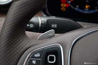 2016款奔驰E级2.0T自动E200L