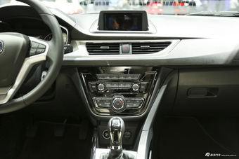 长安悦翔V7 1.0T GDI