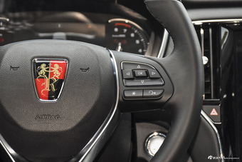 2018款荣威RX5 2.0T 30T自动两驱互联网黑金珍藏版