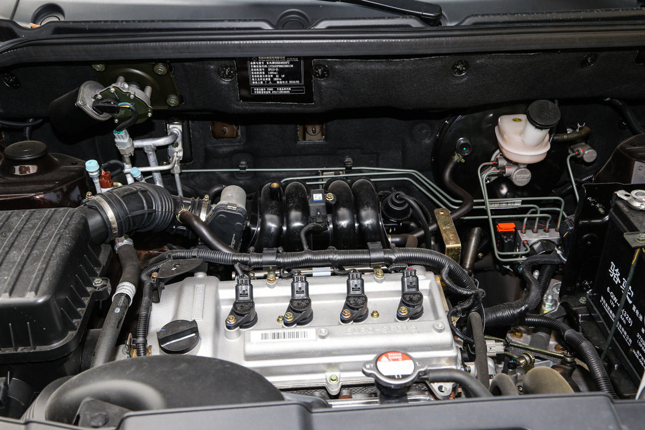 2016款风光370 1.5L手动标准型7座 摩卡棕