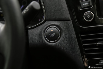 2015款红旗H7 2.0T 自动豪华型