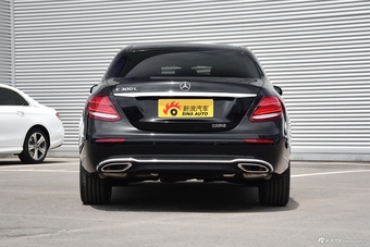 2018款奔驰E级改款2.0T自动 300L 时尚型