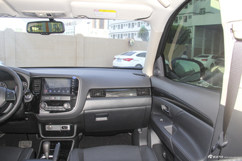 2018款欧蓝德2.0L自动两驱荣耀版5座