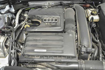 2016款奥迪A3 1.4T自动Limousine 35TFSI风尚型