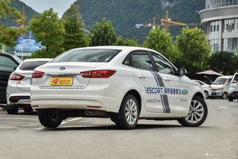 2015款福睿斯1.5L自动时尚型