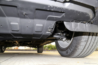 2017款众泰SR9 2.0T自动极致之光版