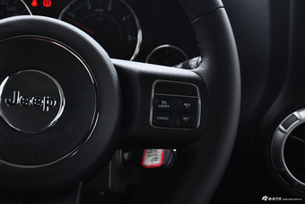 2015款牧马人2.8TD自动四门舒享版Sahara