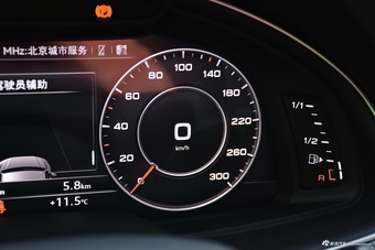 2018款奥迪Q7 3.0T自动45TFSI尊贵型