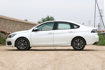 2018款标致308 1.6L手动时尚版