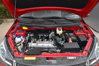 2017款瑞虎3X 1.5L手动版I 红色