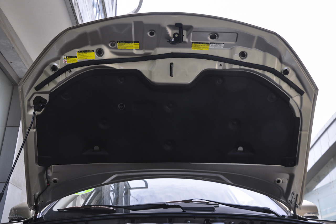 2015款比亚迪唐2.0T自动四驱旗舰型