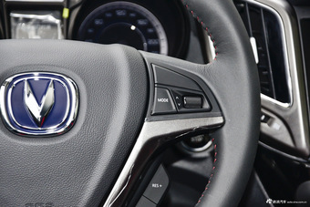 2016款长安CS15 1.5L手动尊贵版