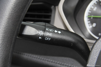 2016款海马M3 1.5L手动舒适型天窗版