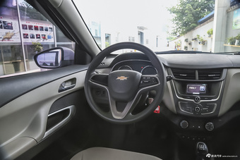 2015款赛欧3 1.5L手动理想版（天窗）