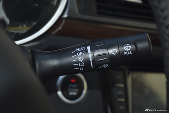 2015款众泰Z500 1.5T 自动尊贵型