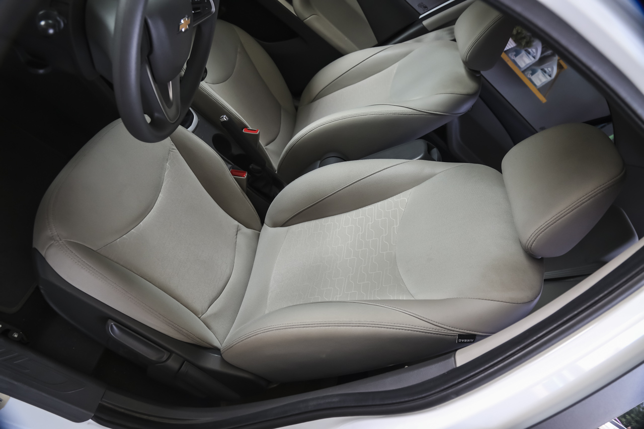 2015款赛欧3 1.5L手动理想版（天窗）