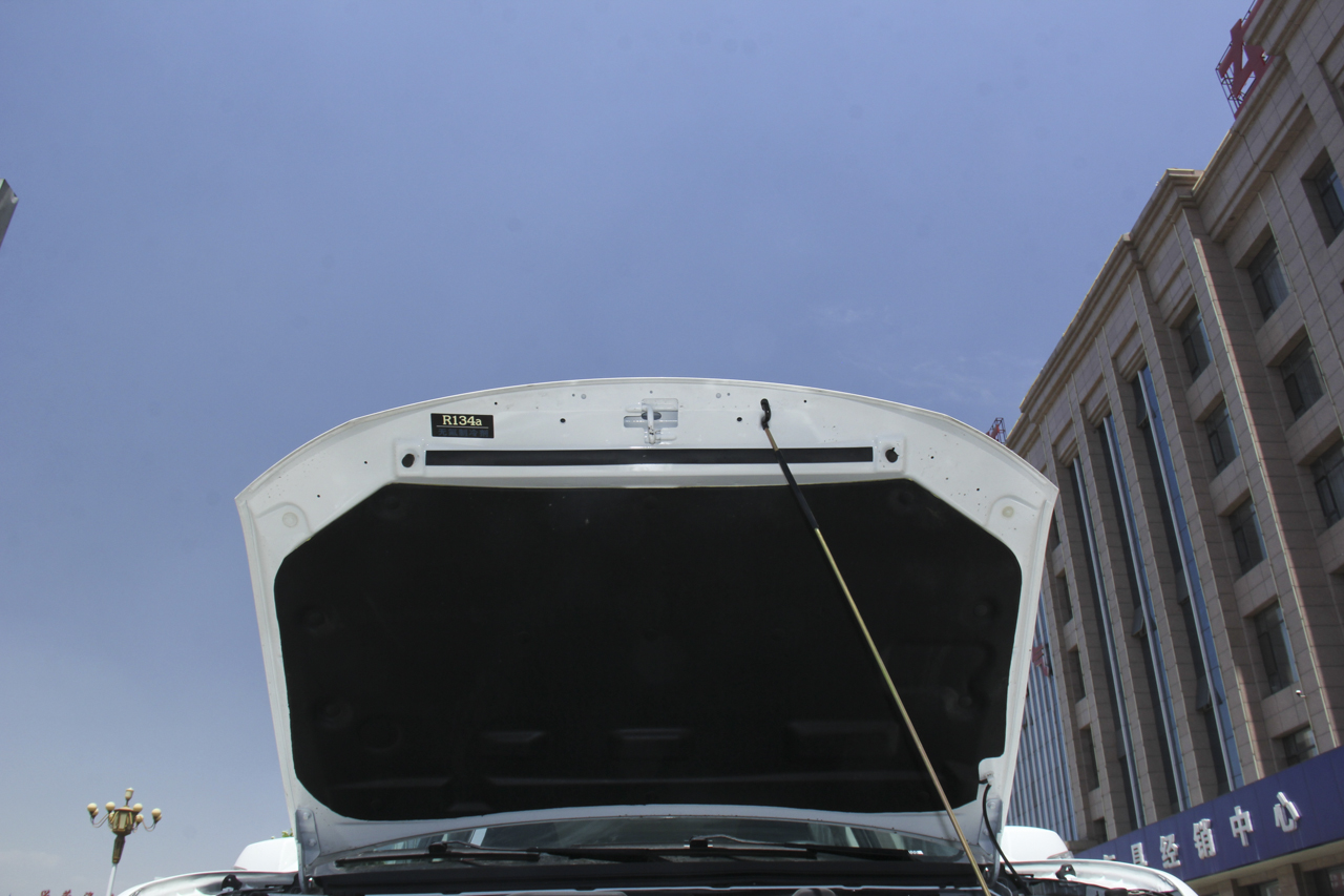 2018款陆风X8 1.8T手动汽油4X4豪华型