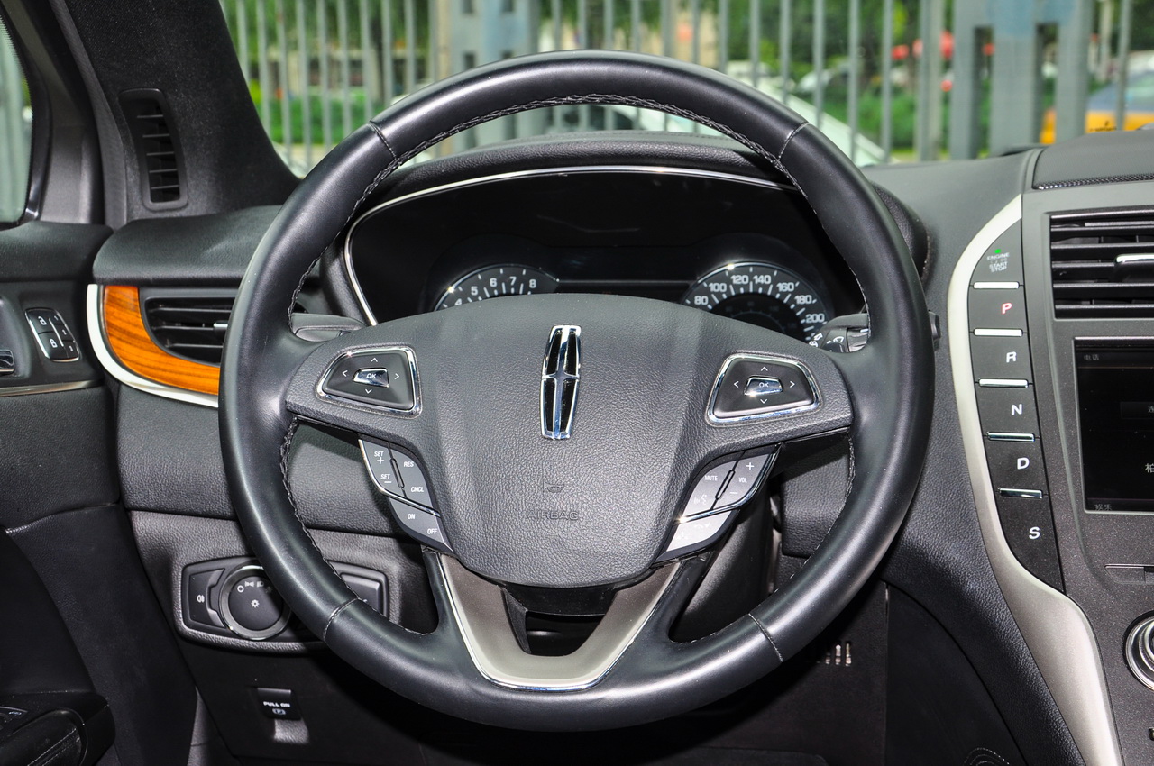 2017款林肯MKC 2.0T自动两驱尊雅版