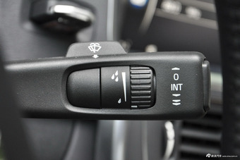 2017款沃尔沃S60L 1.5T自动T3智进版