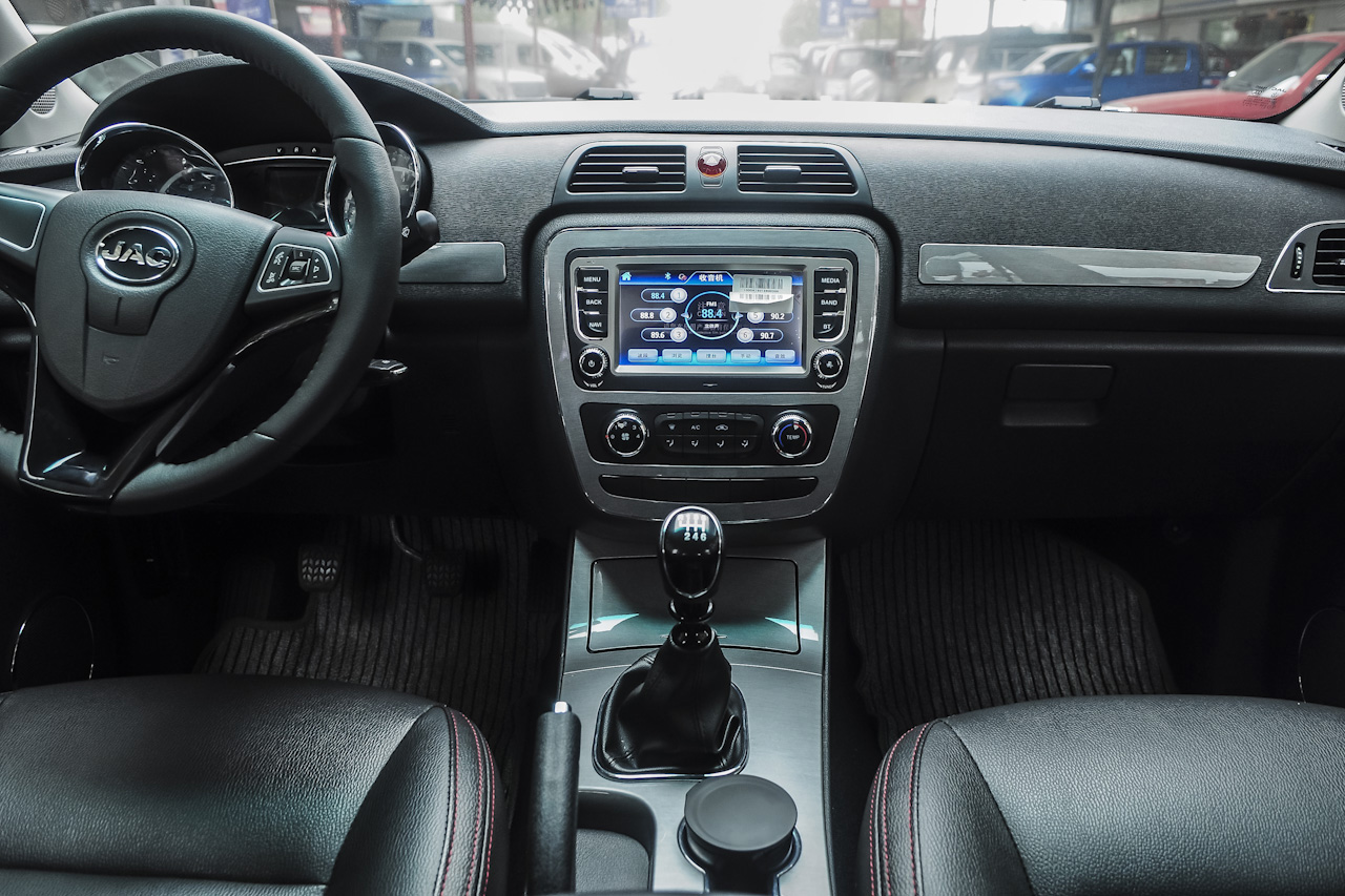 2016款 帅铃T6 2.0T柴油创客版豪华型D19TCID6