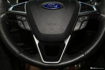 2015款锐界2.7T自动四驱运动型