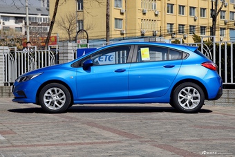 2017款科鲁兹两厢1.5L 自动先锋天窗版