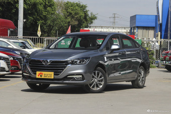 2018款北汽绅宝D50 1.5L手动尊贵智驾版图片