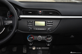 2017款起亚K2 1.4L手动GLS三厢