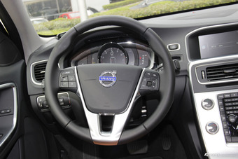 2017款沃尔沃S60L 2.0T自动T5智驭版